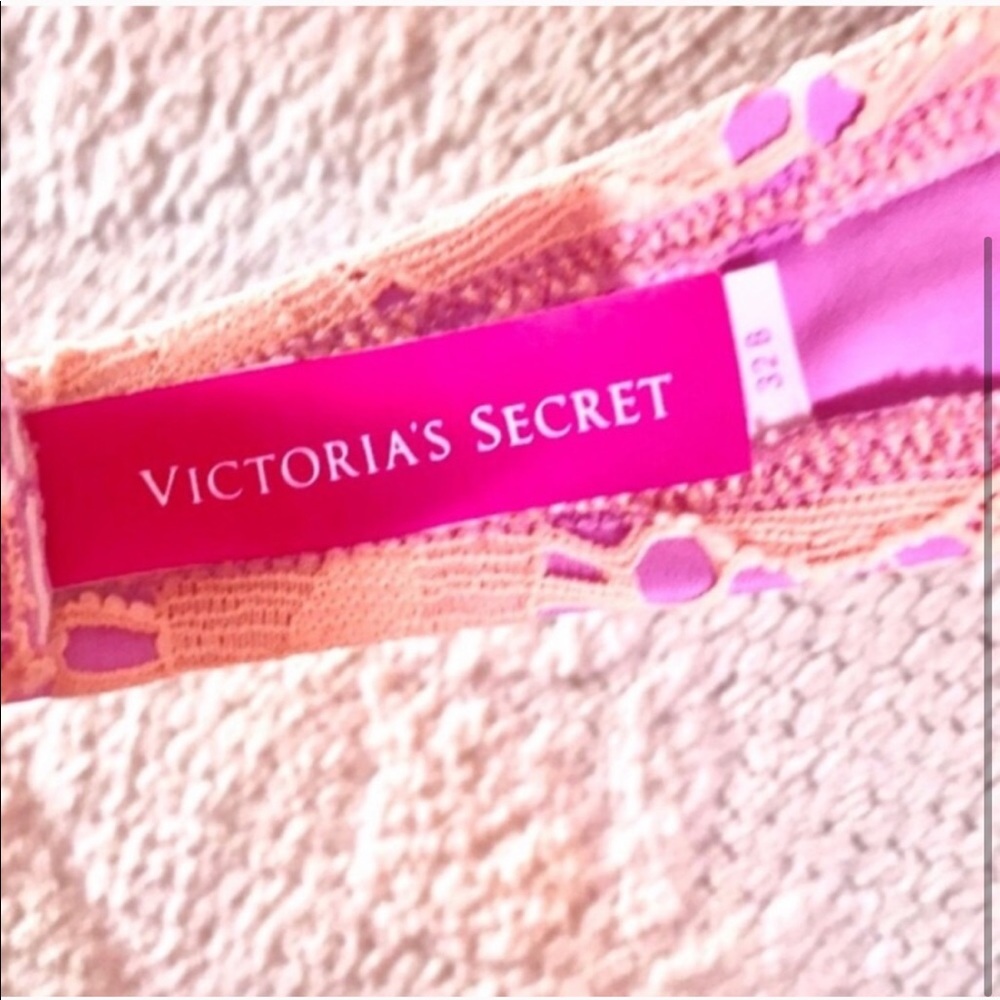 Victoria’s Secret Push Up Bikini Top - Picture 3 of 3